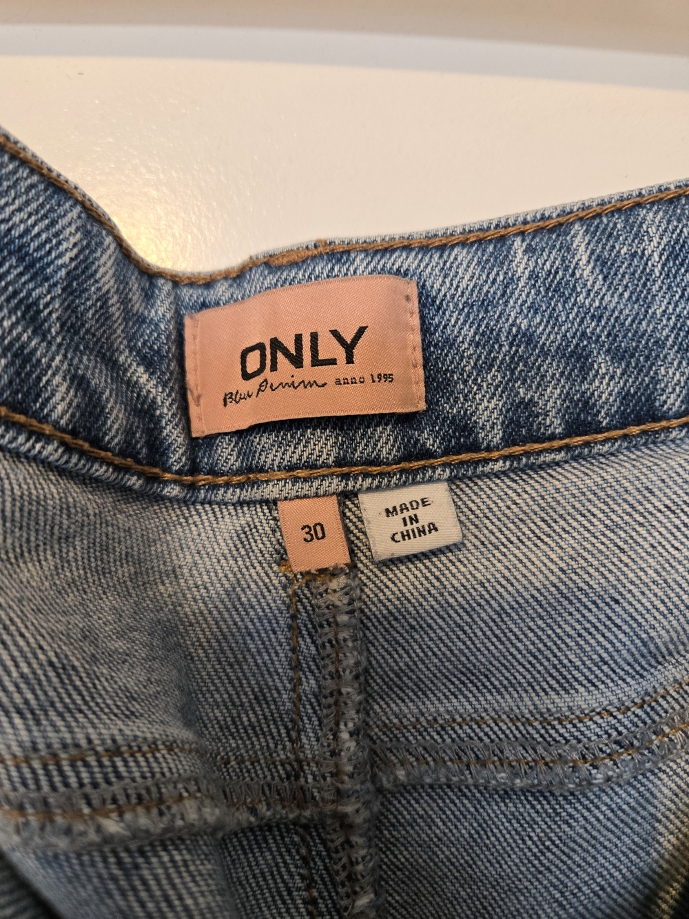 Only Two-Tone Light and Dark Blue Straight-Leg Jeans - Picture 3 of 3